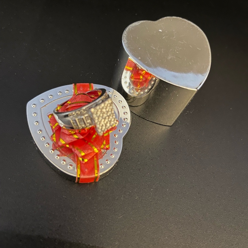 Ladies Ring - Picture 4 of 4